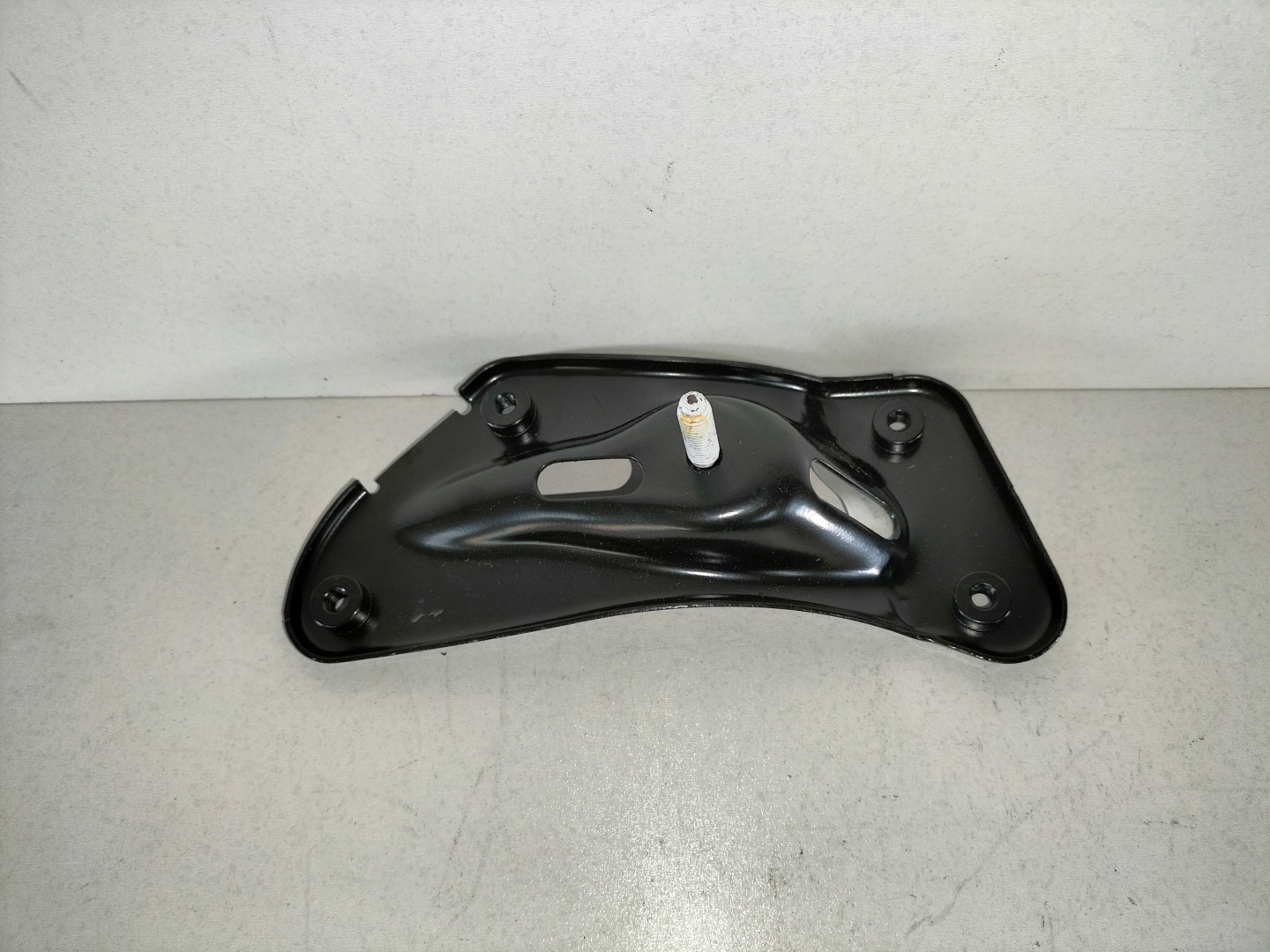 CONSOLE AILE AVANT GAUCHE SKODA OCTAVIA II 04