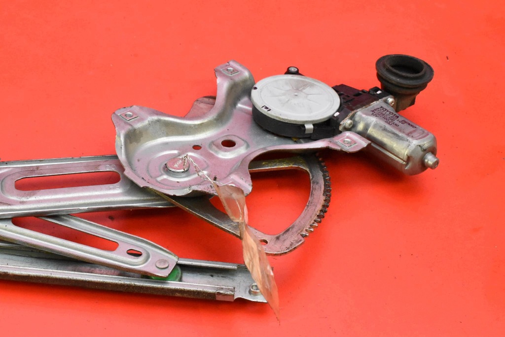 window regulator right front EU 85710-0D100 TOYOTA AURIS 1 and 3D HB 06-09