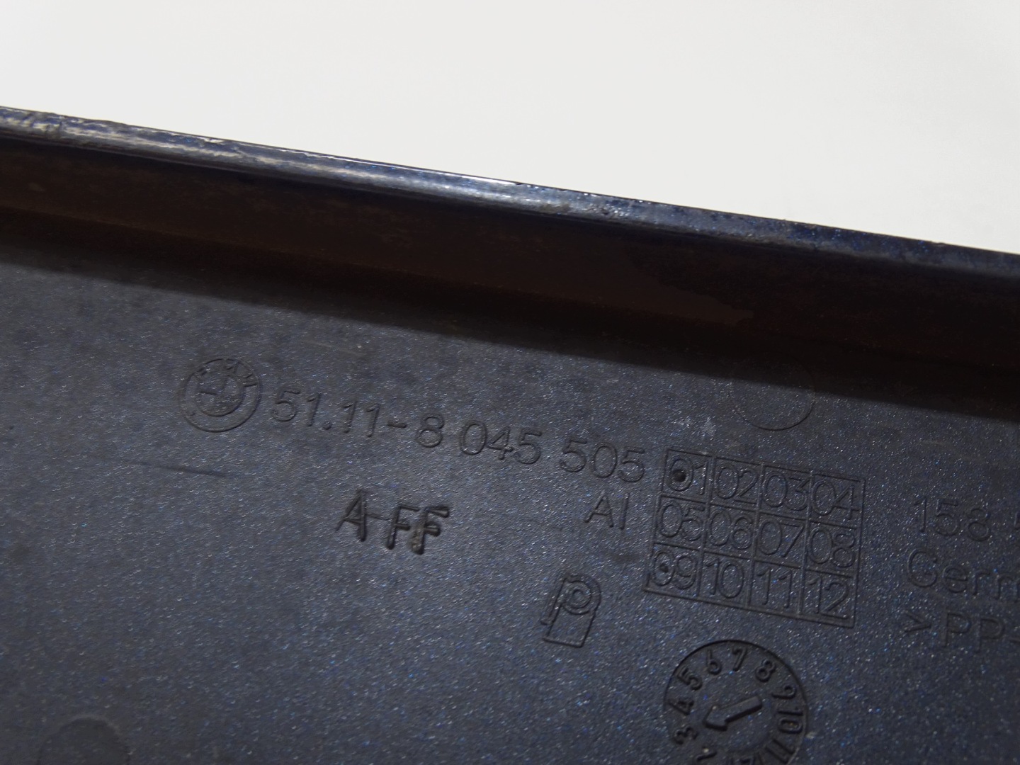 moulding below TABLICE registration BMW E92 M PAKIET 8045505 (24241957)