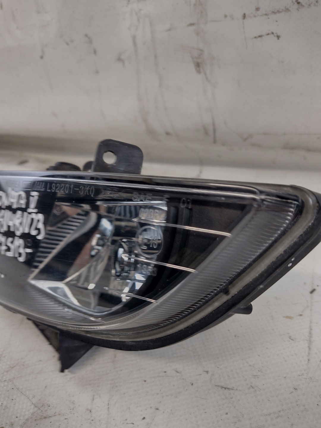 fog light left Hyundai Sonata V 92201-3K0