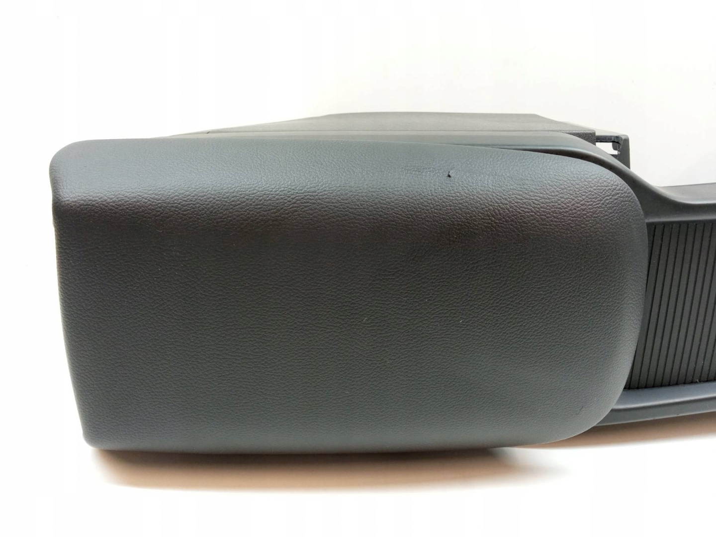 tunnel central armrest Volvo V40 II (2012-2019)