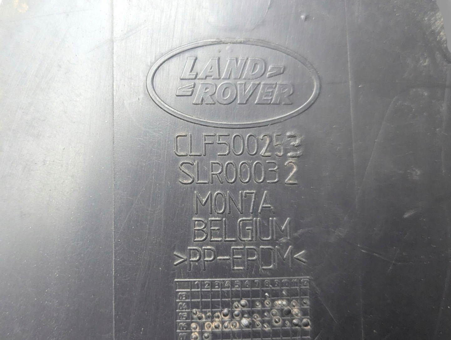 mudguard front left side Land Rover Discovery 3 L319 2007 CLF500253