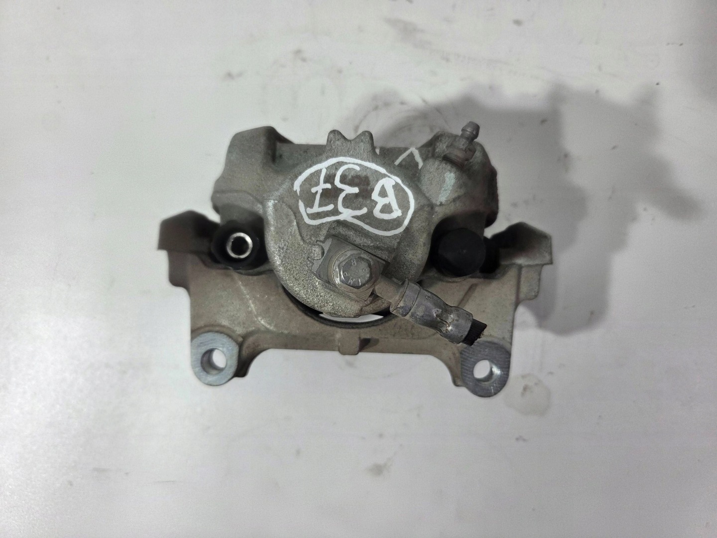 Audi Q3 8U caliper brake front right VCF257 (B37)