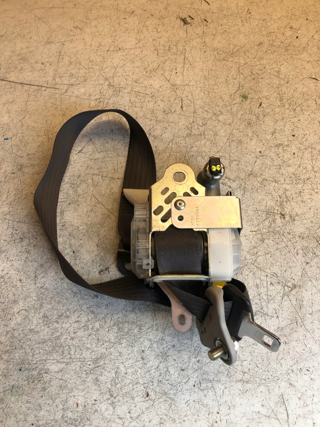 SIRION II tension belt safety right front 7Q3220-P