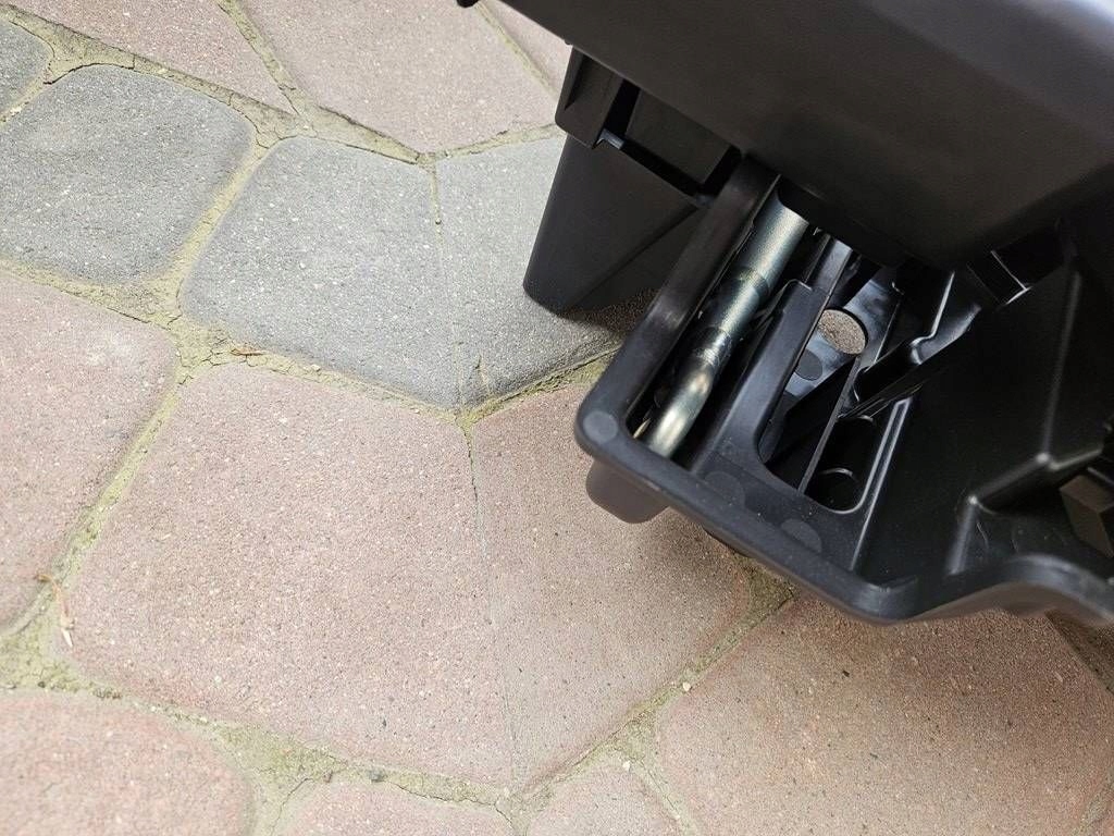 Cric Roues de la roue de secours dojazdowego Opel MOKKA B 2 II