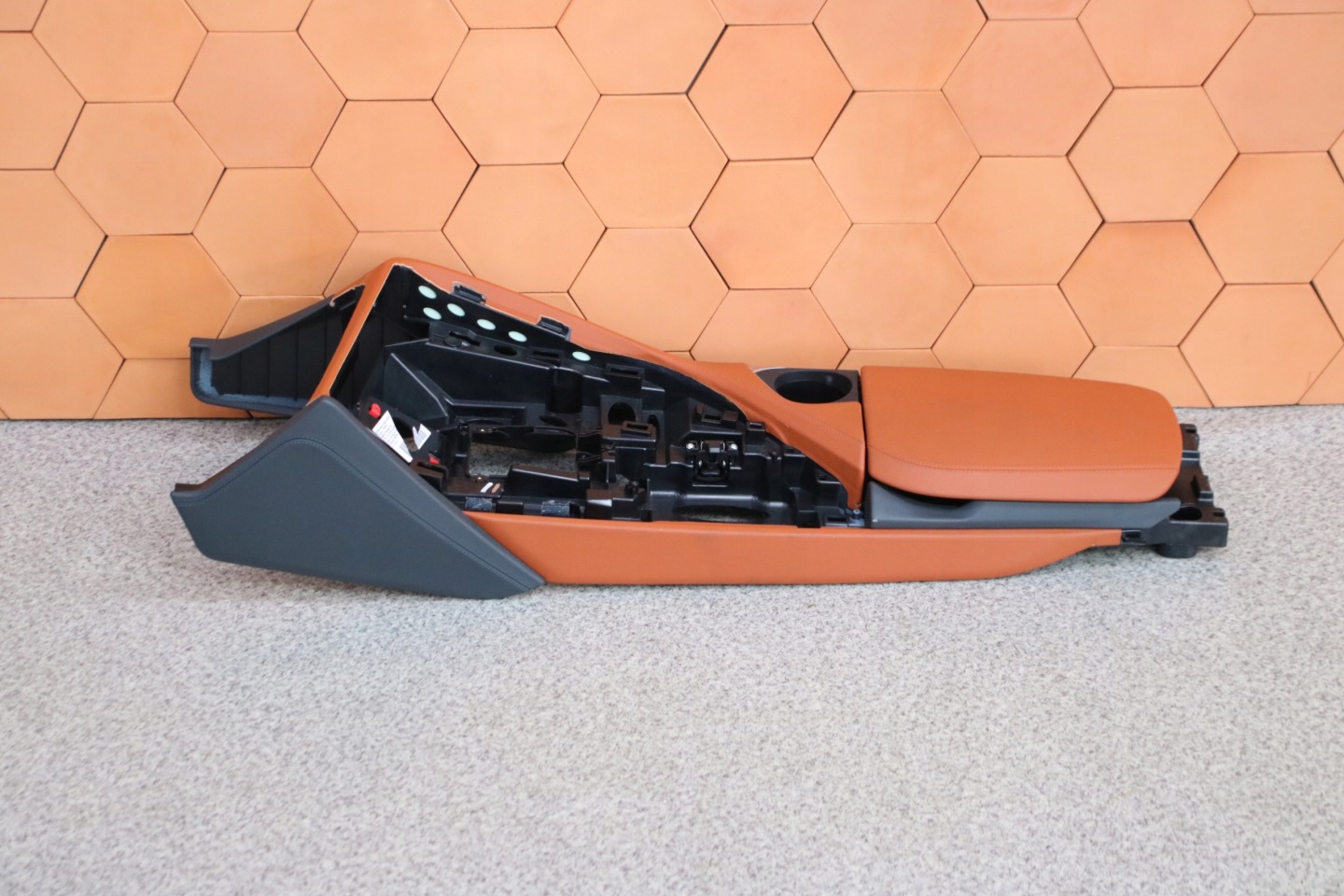 BMW i8 I12 LCI i8 I15 TUNEL central armrest leather E-COPPER