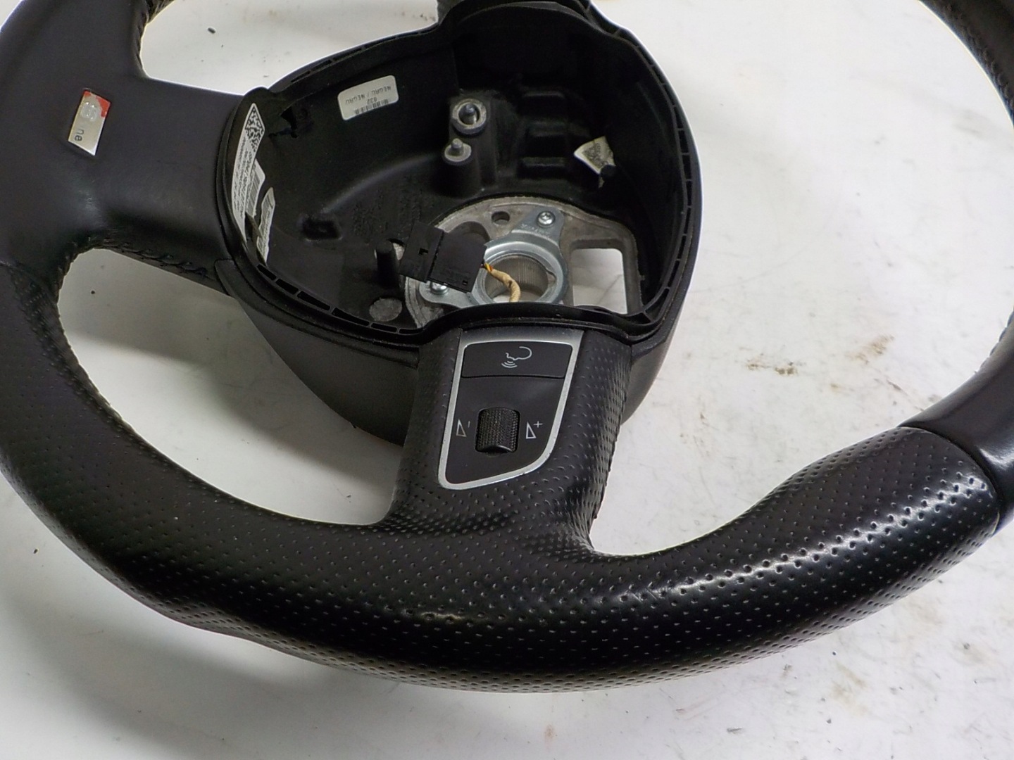 AUDI A3 S3 II 8P LIFT FL steering wheel, leather MULTI