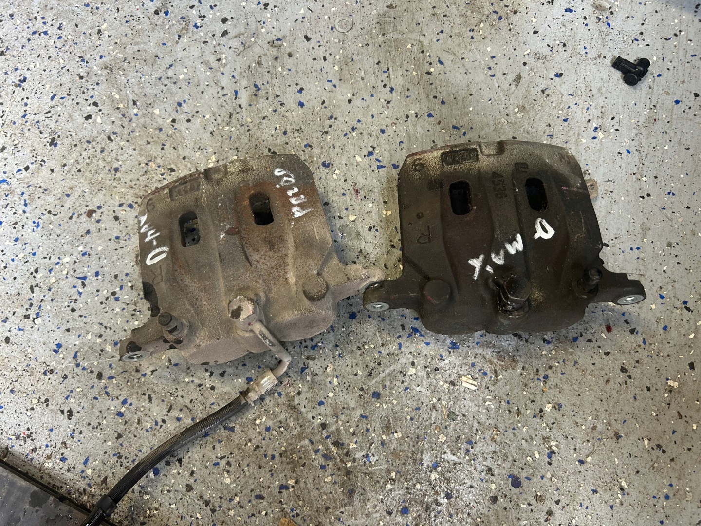 ISUZUZU D-MAX II caliper brake front left and right