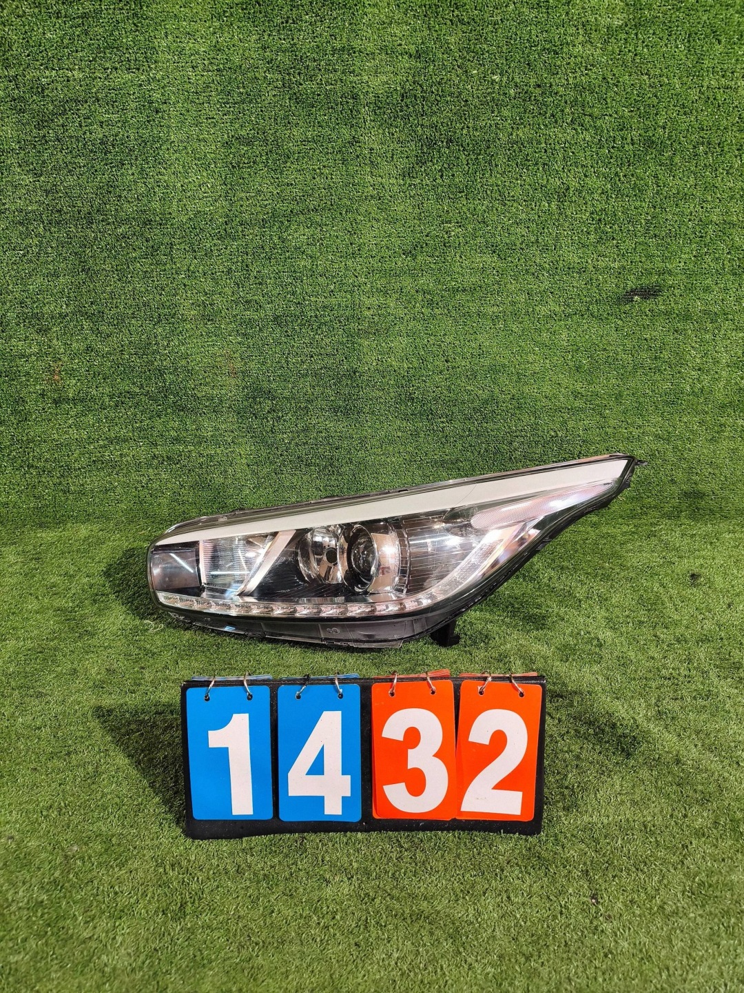 REFLEKTOR left front KIA CEED II LED 12- NR.R1432