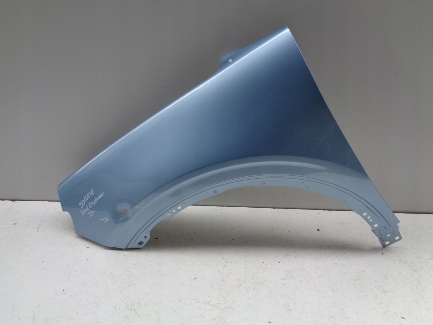 fender left front FORD EXPLORER 24- NR 50102