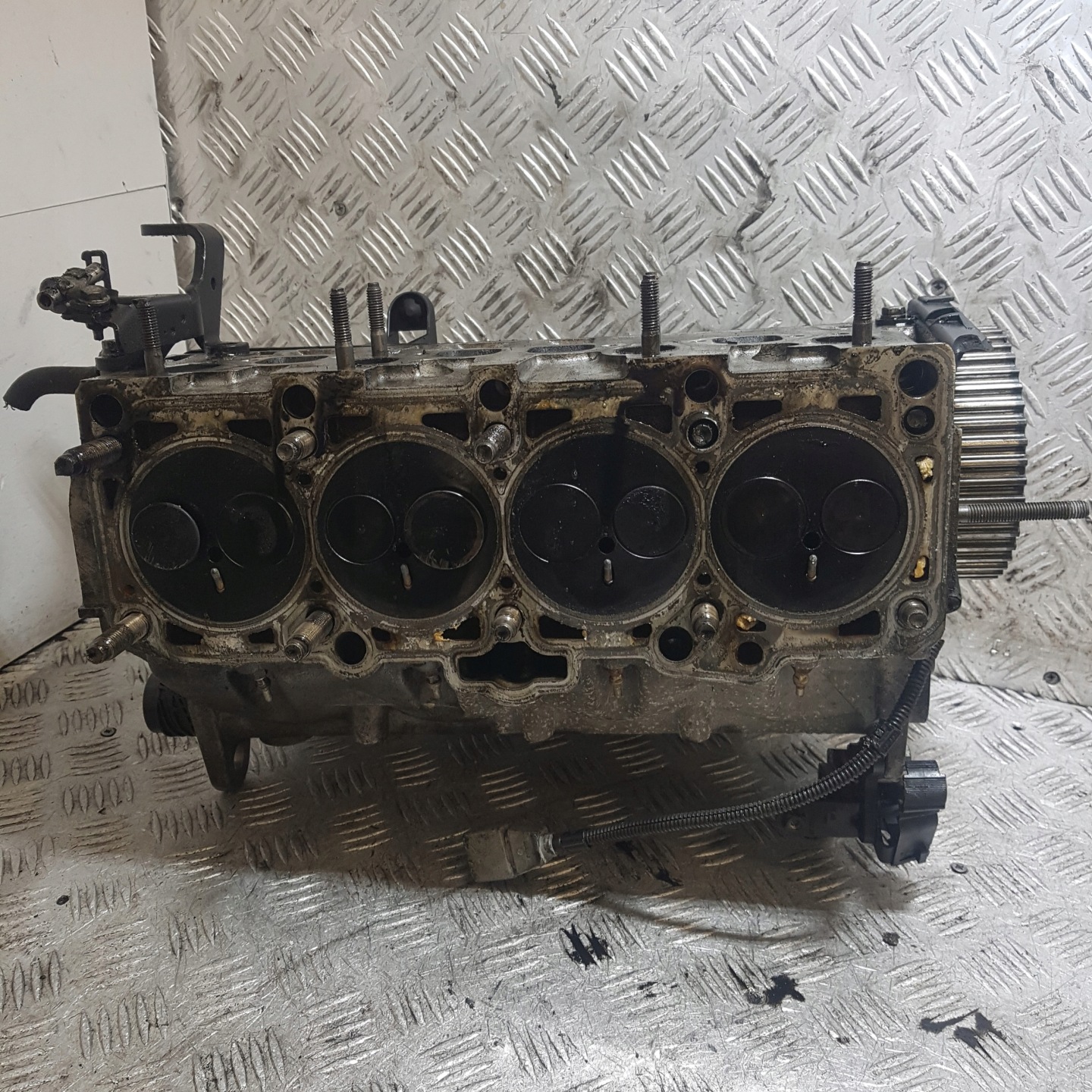 head. complete VOLKSWAGEN PASSAT B6 038103373R
