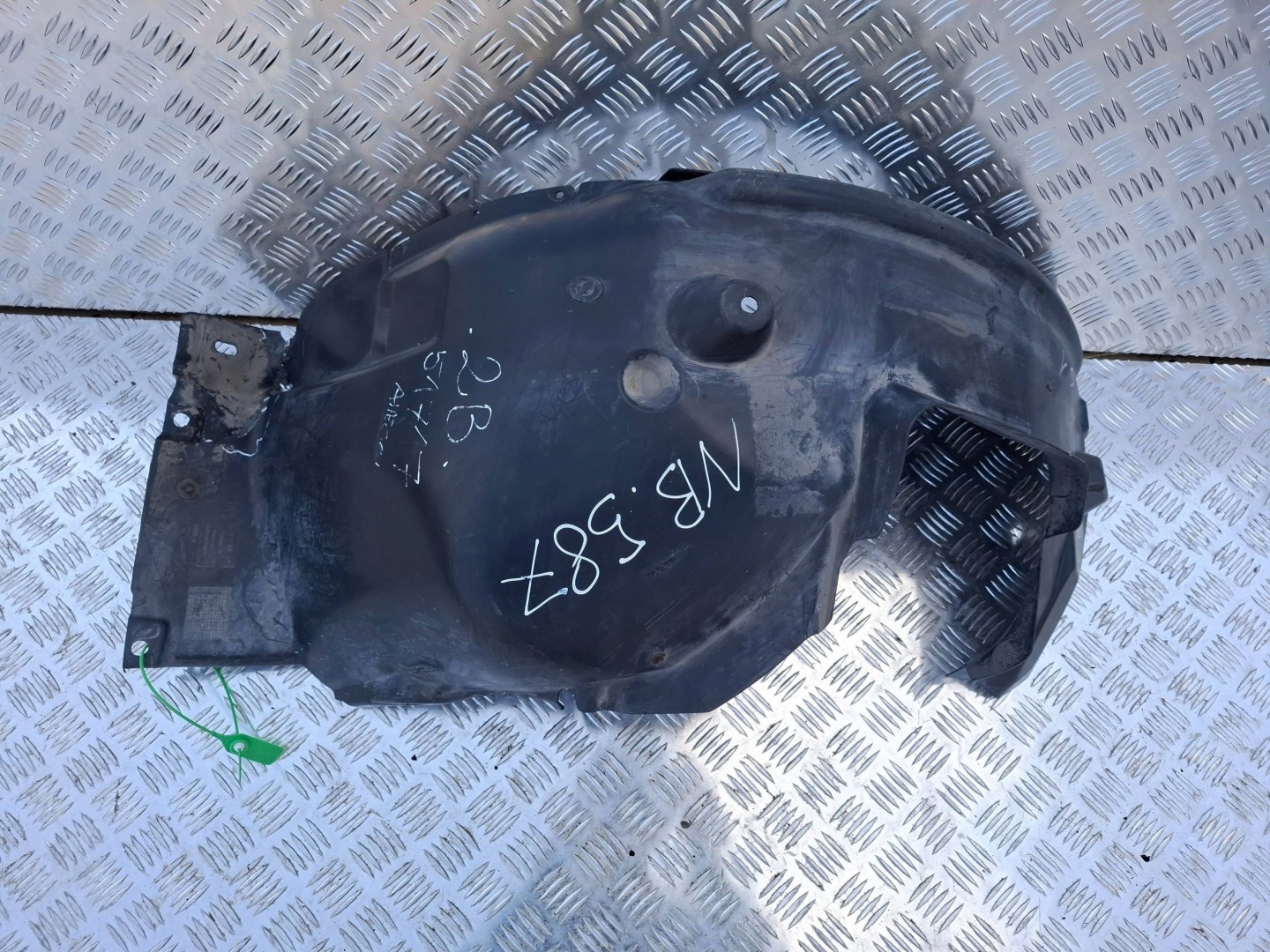 mudguard left front part rear 7059371 BMW 1 E81 E87