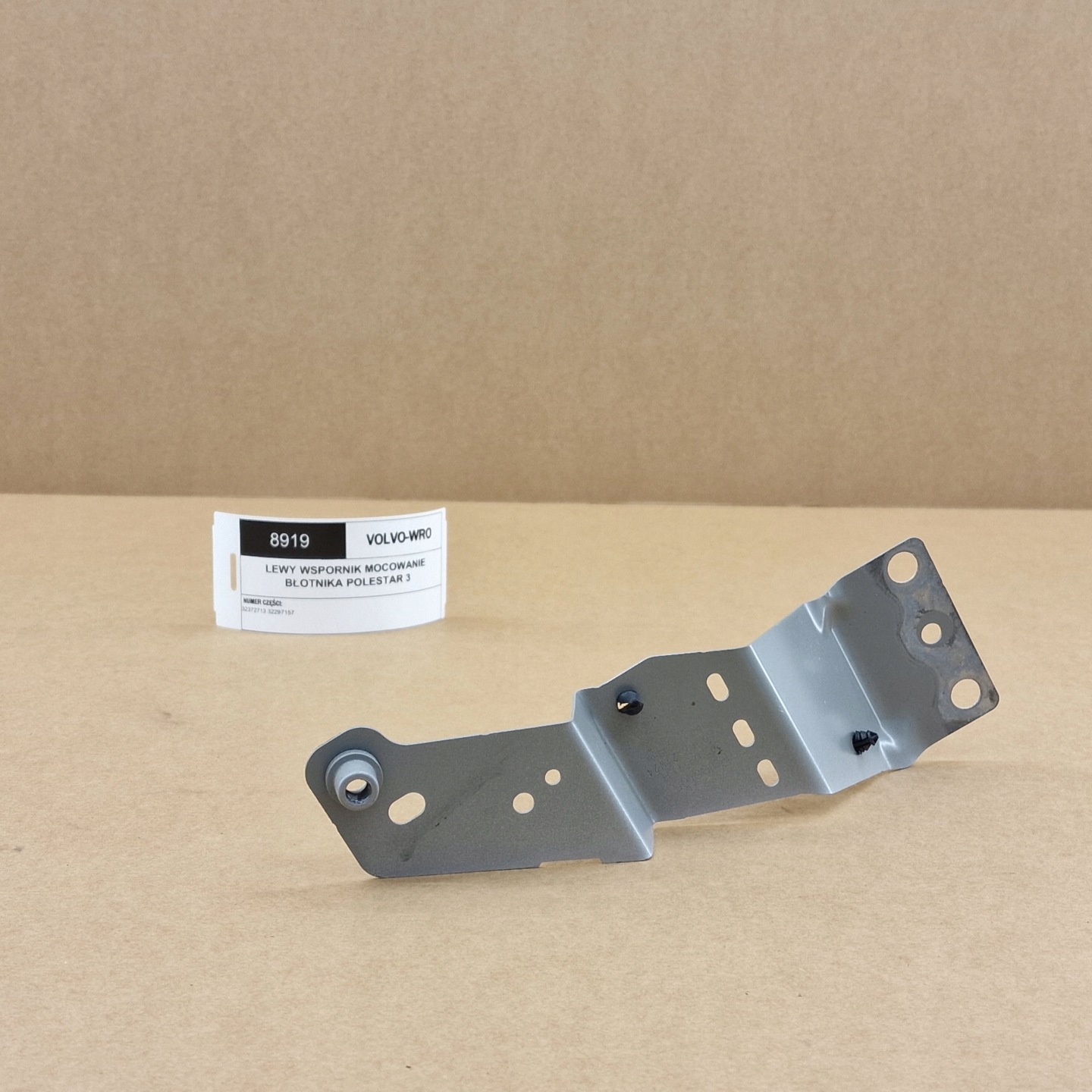 left console holder of a fender POLESTAR 3