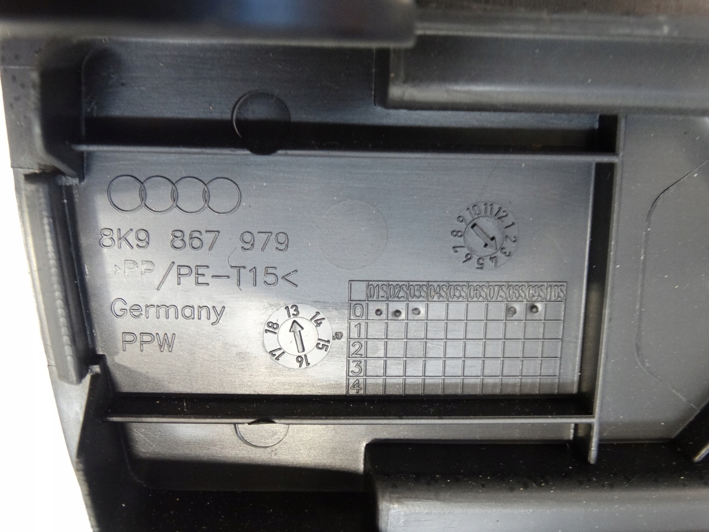 door spoiler TROJKATA bonnet boot AUDI A4 B8 8K9867979