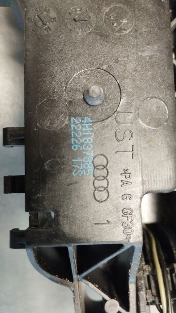 Audi A8 D4 4H handle left front LZ7G KESSY 4H1837885