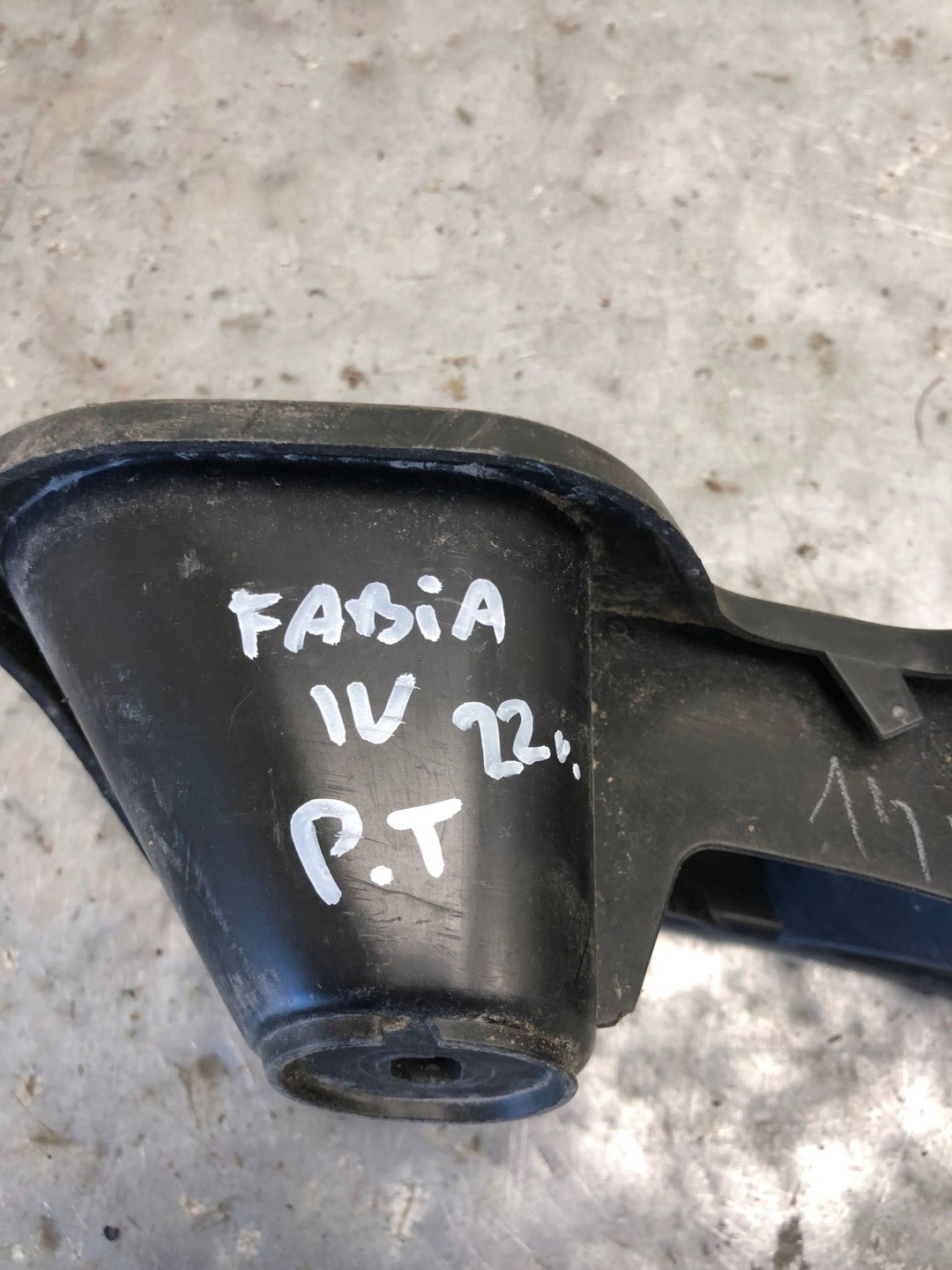 bumper bracket right rear part SKODA FABIA IV 6VE807394A