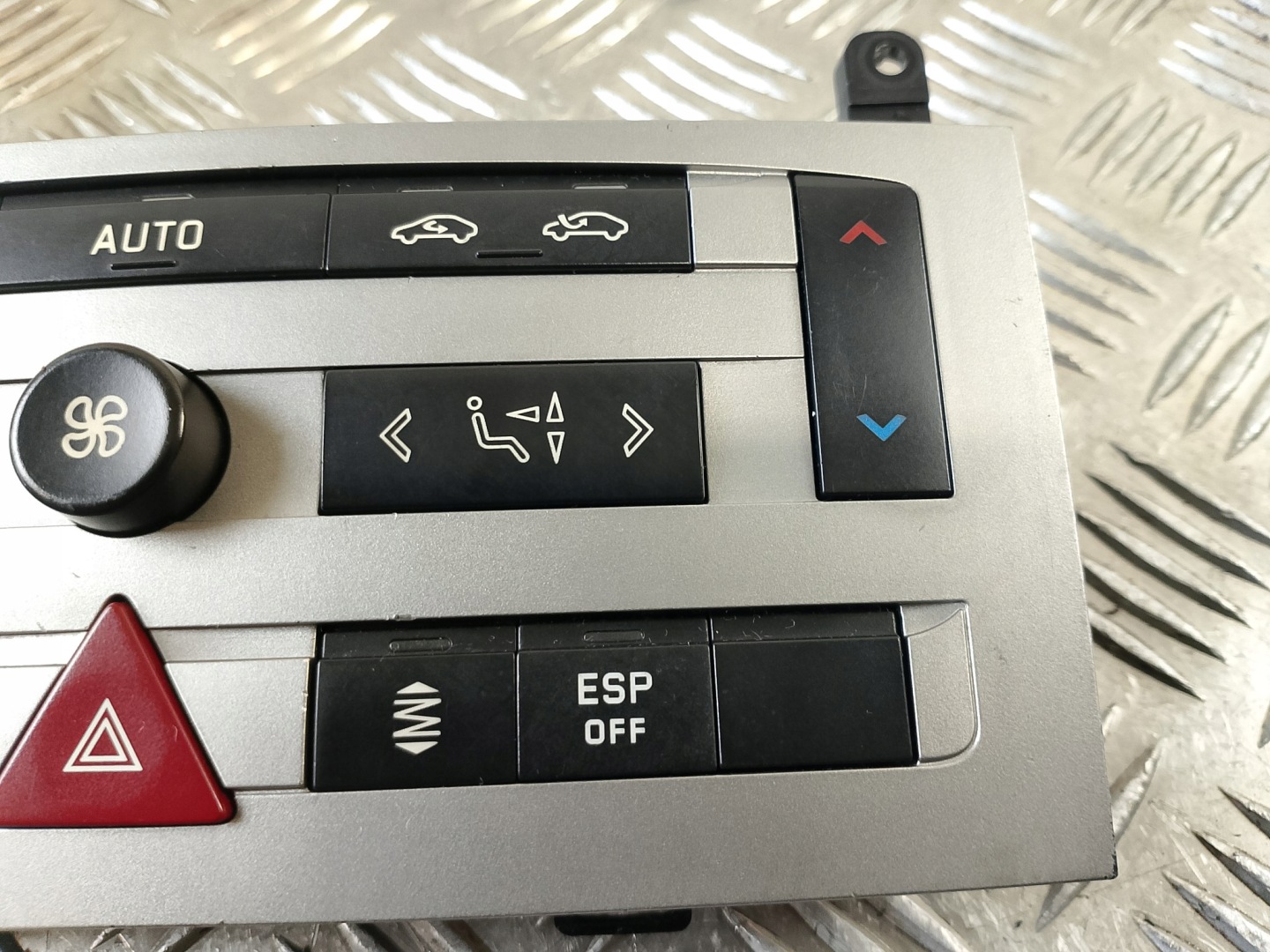 control panel NAWIEWEM PEUGEOT 407 96573322