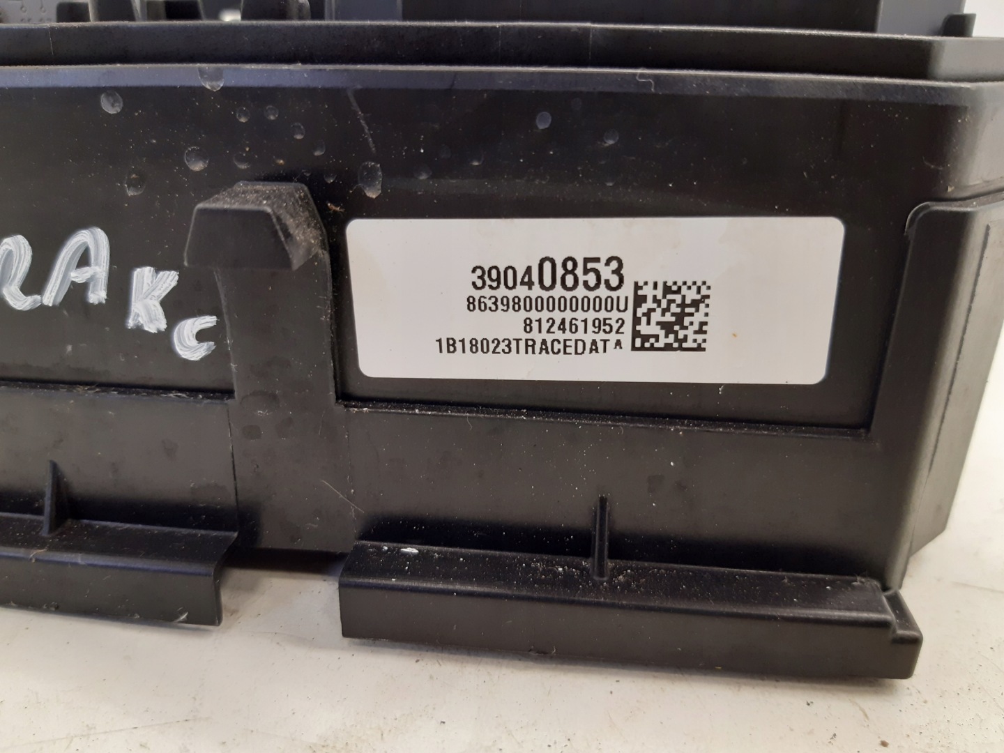 Module fusibles 39040853 Opel Astra K