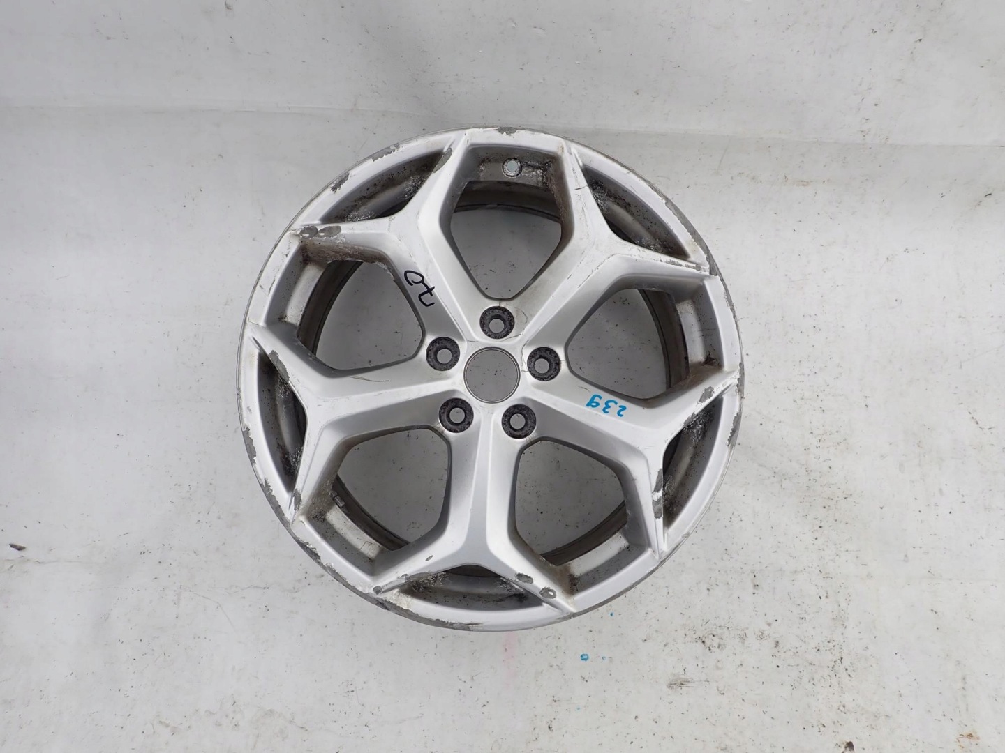 FORD FOCUS ST 8Jx18H2 18" disk hliníkový