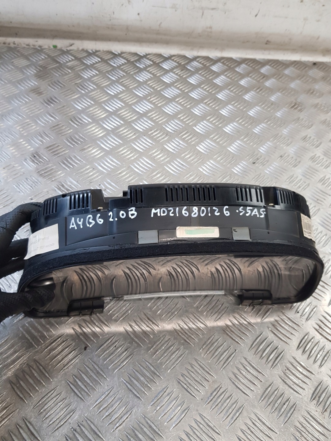 dials 8E0920900H AUDI A4 B6 2.0B 01R