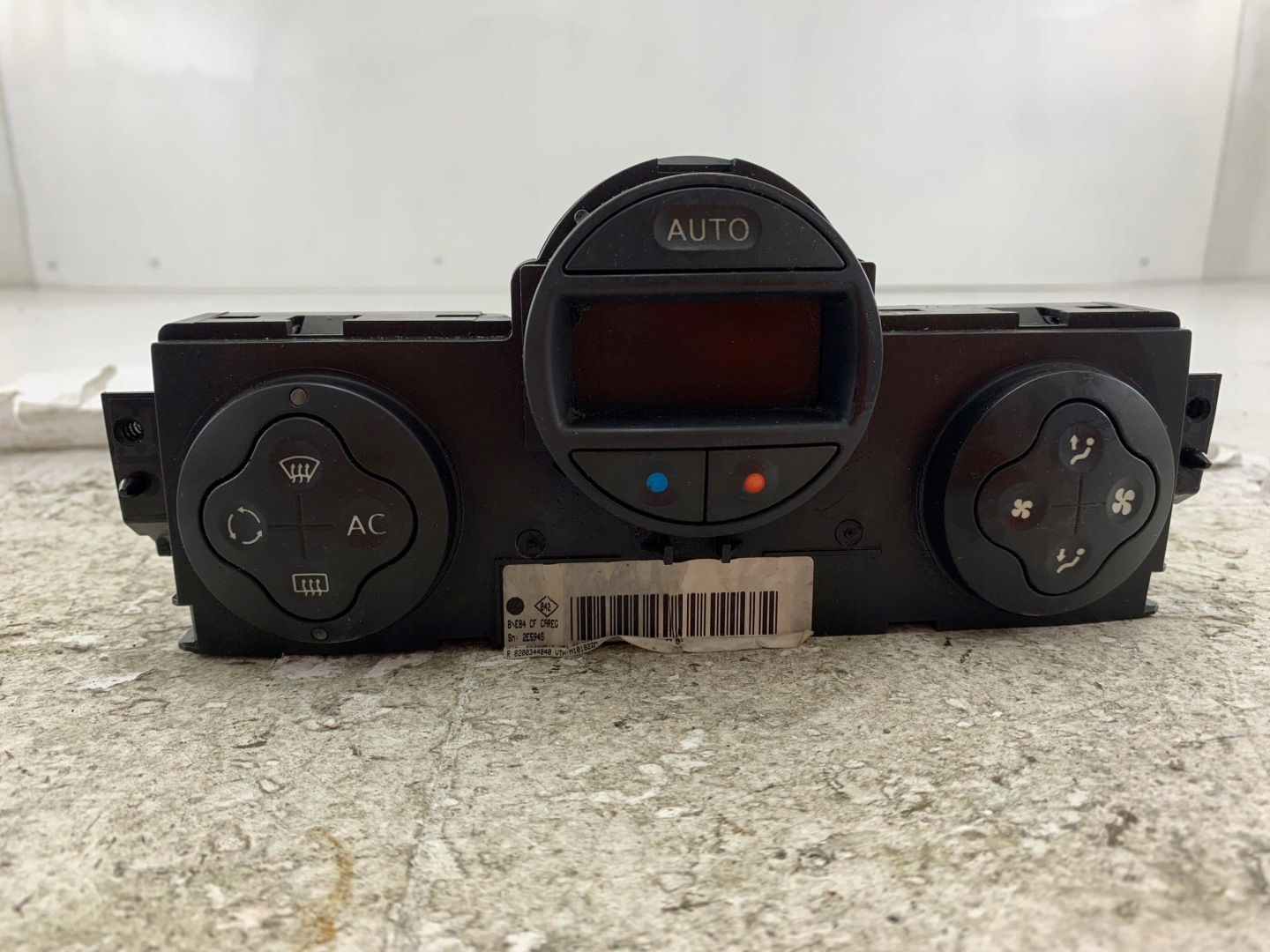 RENAULT MEGANE II air conditioning control panel 8200344840