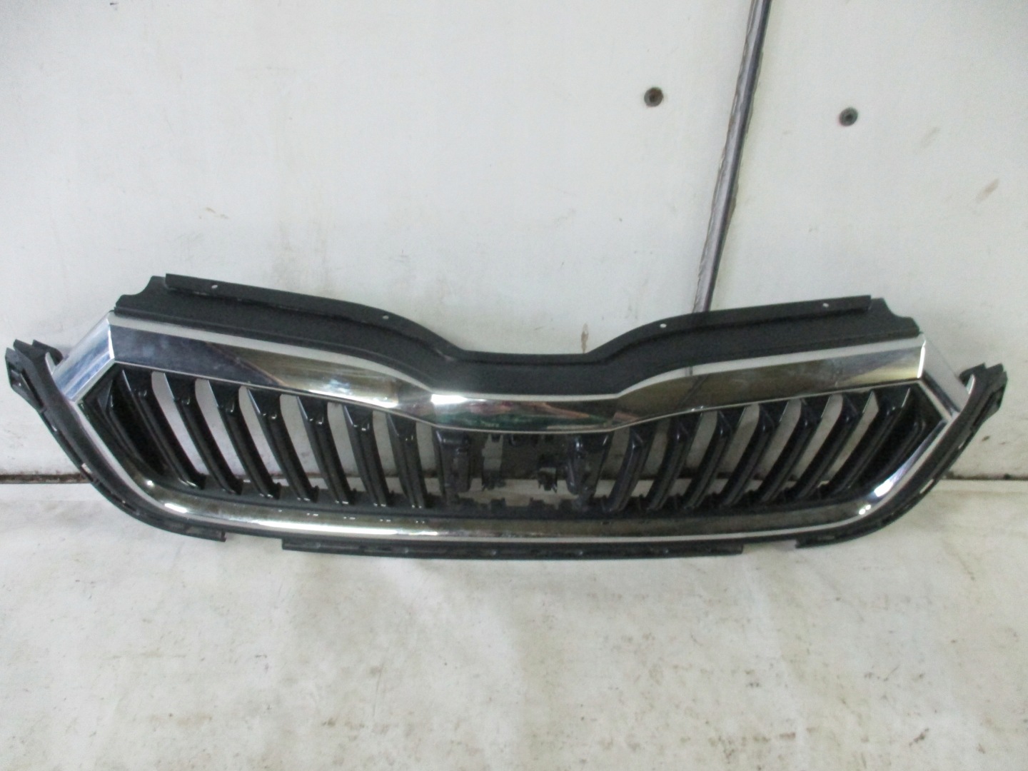 Chrom Grill Skoda Octavia IV 5E3807723