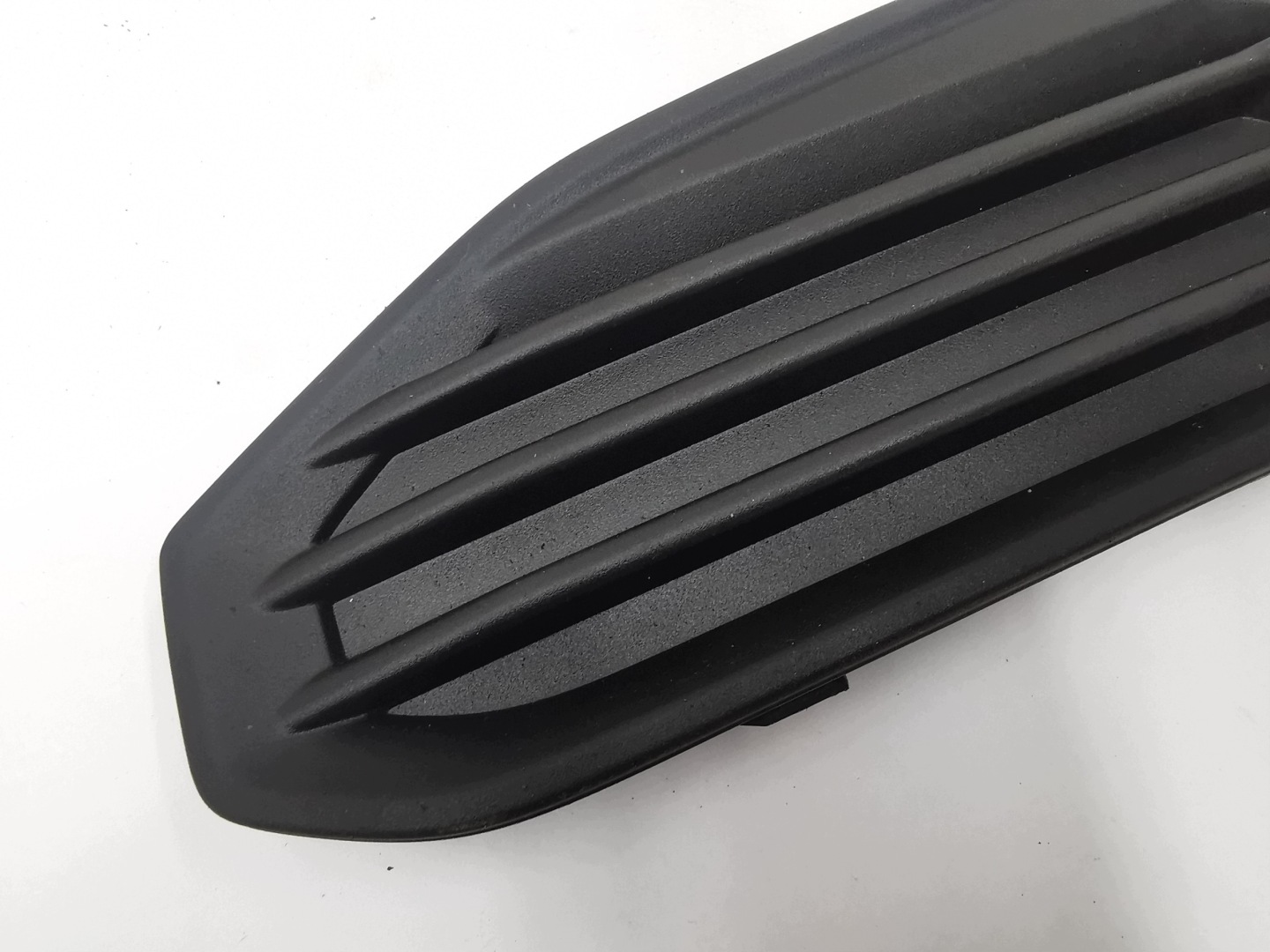 grid of a bumper left front VOLVO S90 R-design 32227361