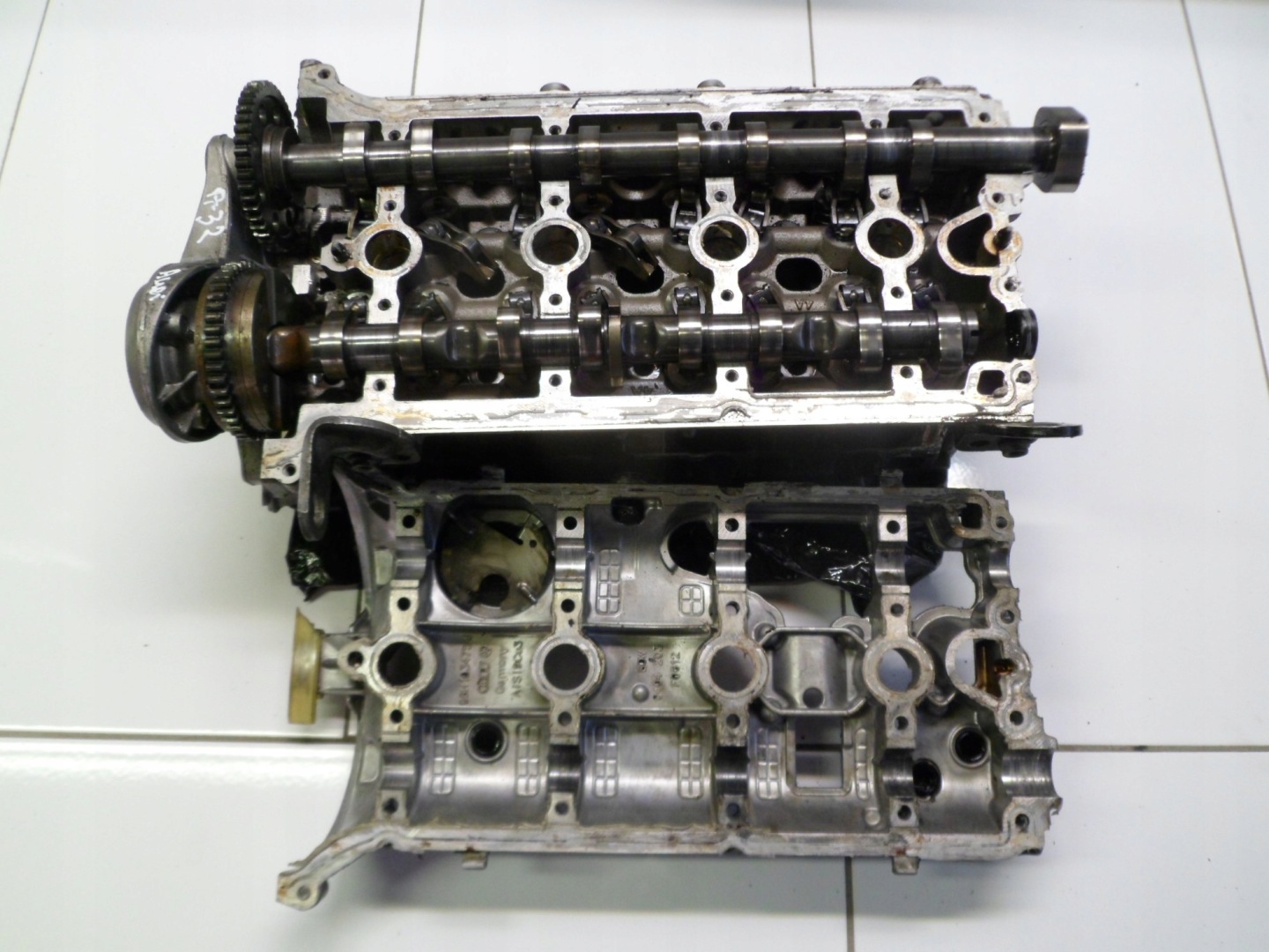 AUDI A4 B8 2.0TFSI CDN TESTATA Motore 06H103373K