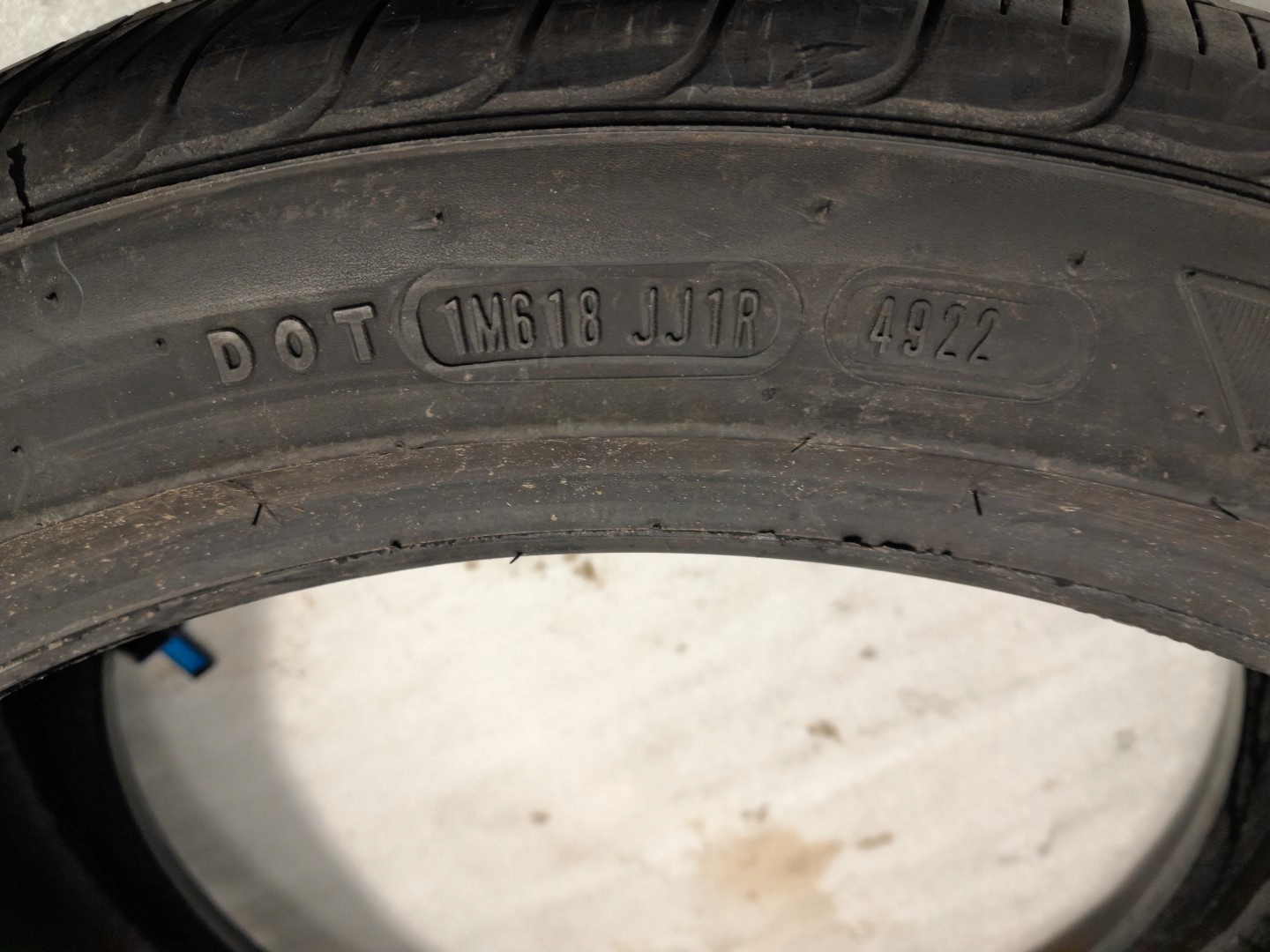Caoutchouc LETNIA GOODYEAR EAGLE TOURING 235/40 R19 96V