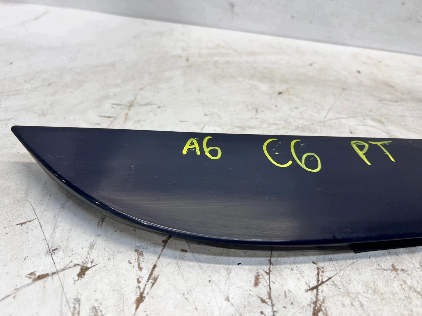 moulding door lower right rear part AUDI A6 C6 LY5K