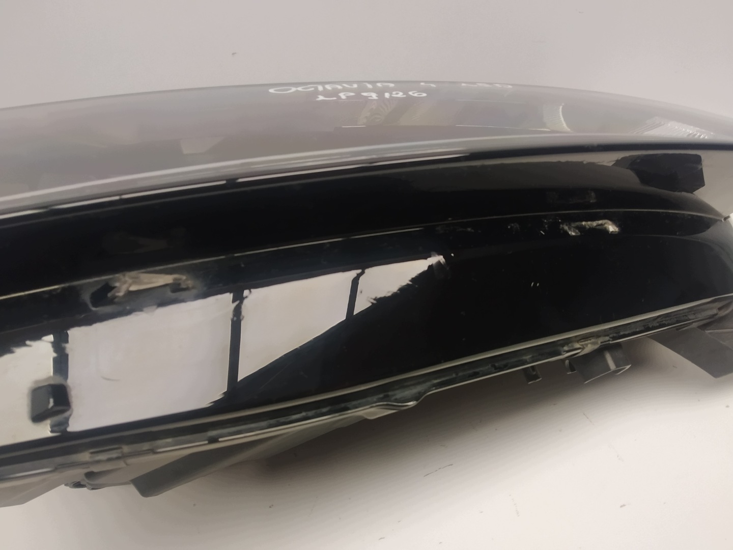 19- Skoda Octavia IV reflektor light front right FULL LED 5E4941016 OM
