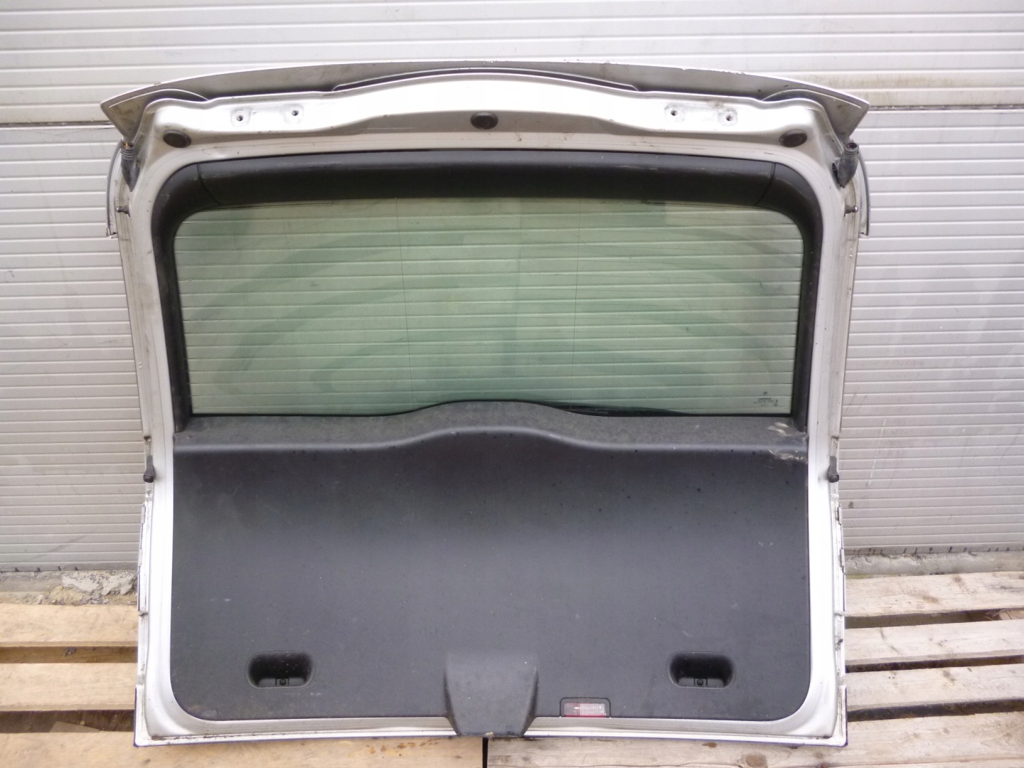 BMW X3 E83 boot door rear SREBRNA