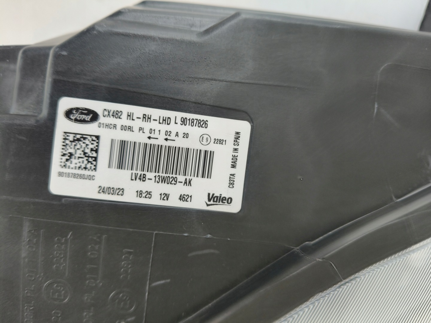 light right REFLEKTOR FORD KUGA MK3 LED 19