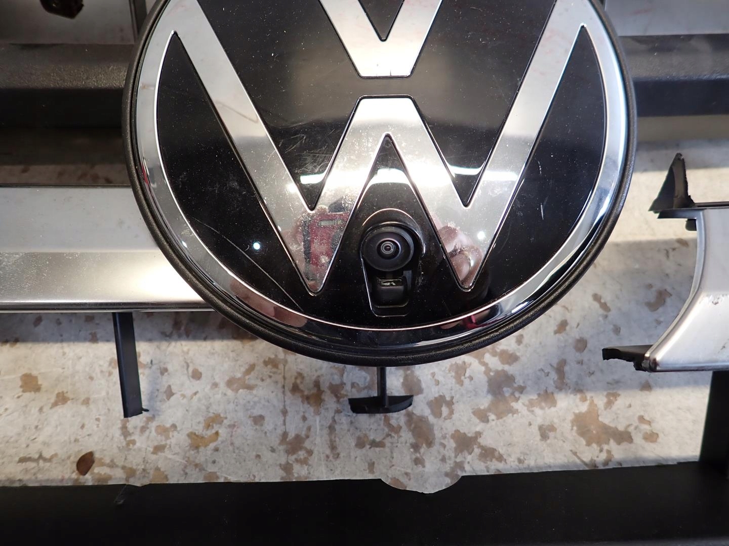Grill VW AMAROK II 2023- kamera