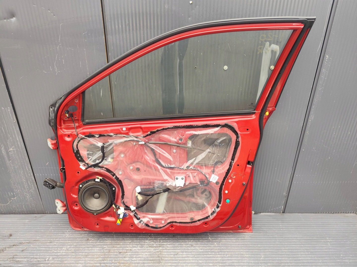 HYUNDAI I20 II door front right complete DEMONTAZ X2R