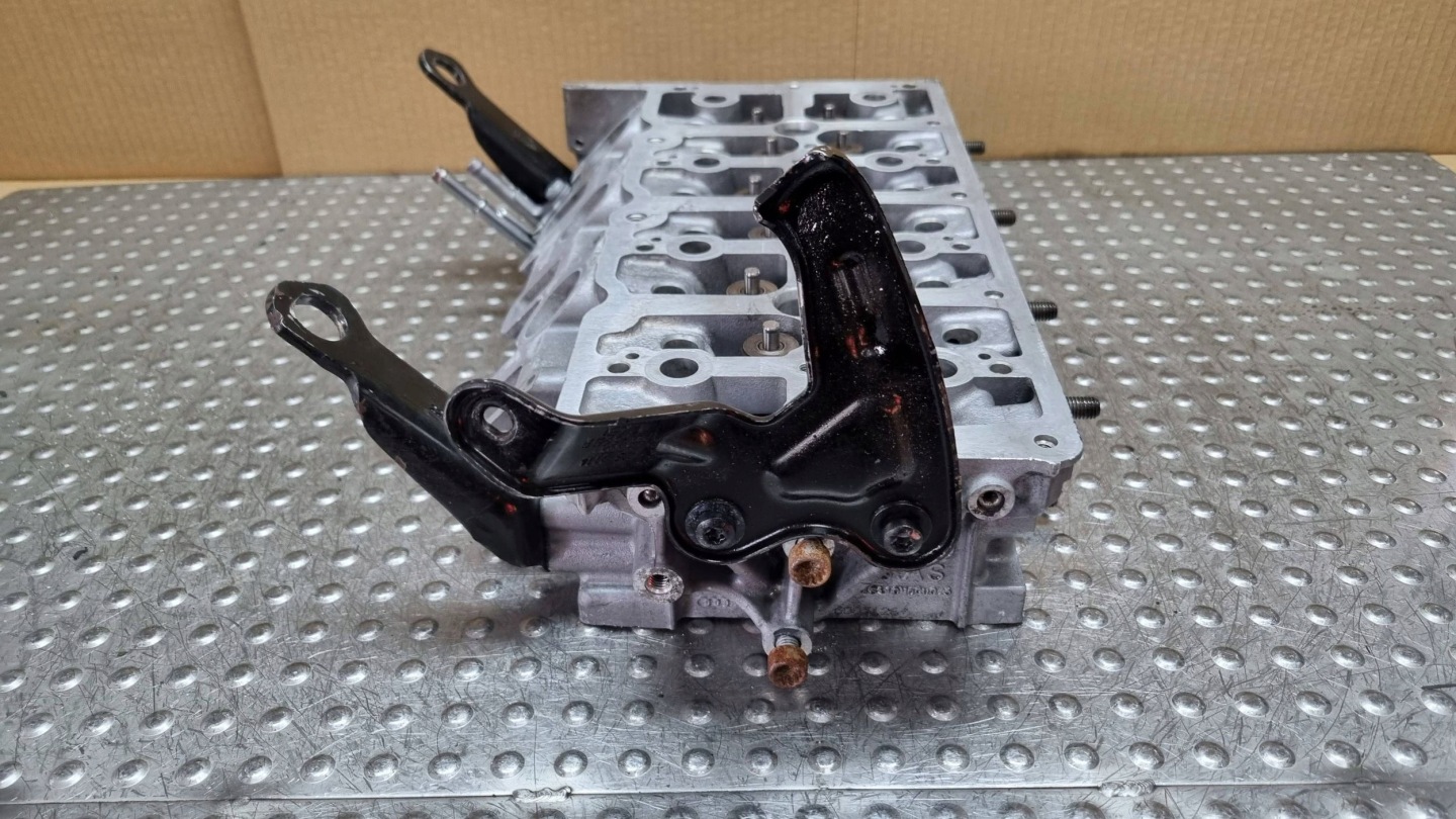 head. left 0593AS 059353EN AUDI A6 C7 A7 SQ5 3.0TDI BITURBO CGQ CVU