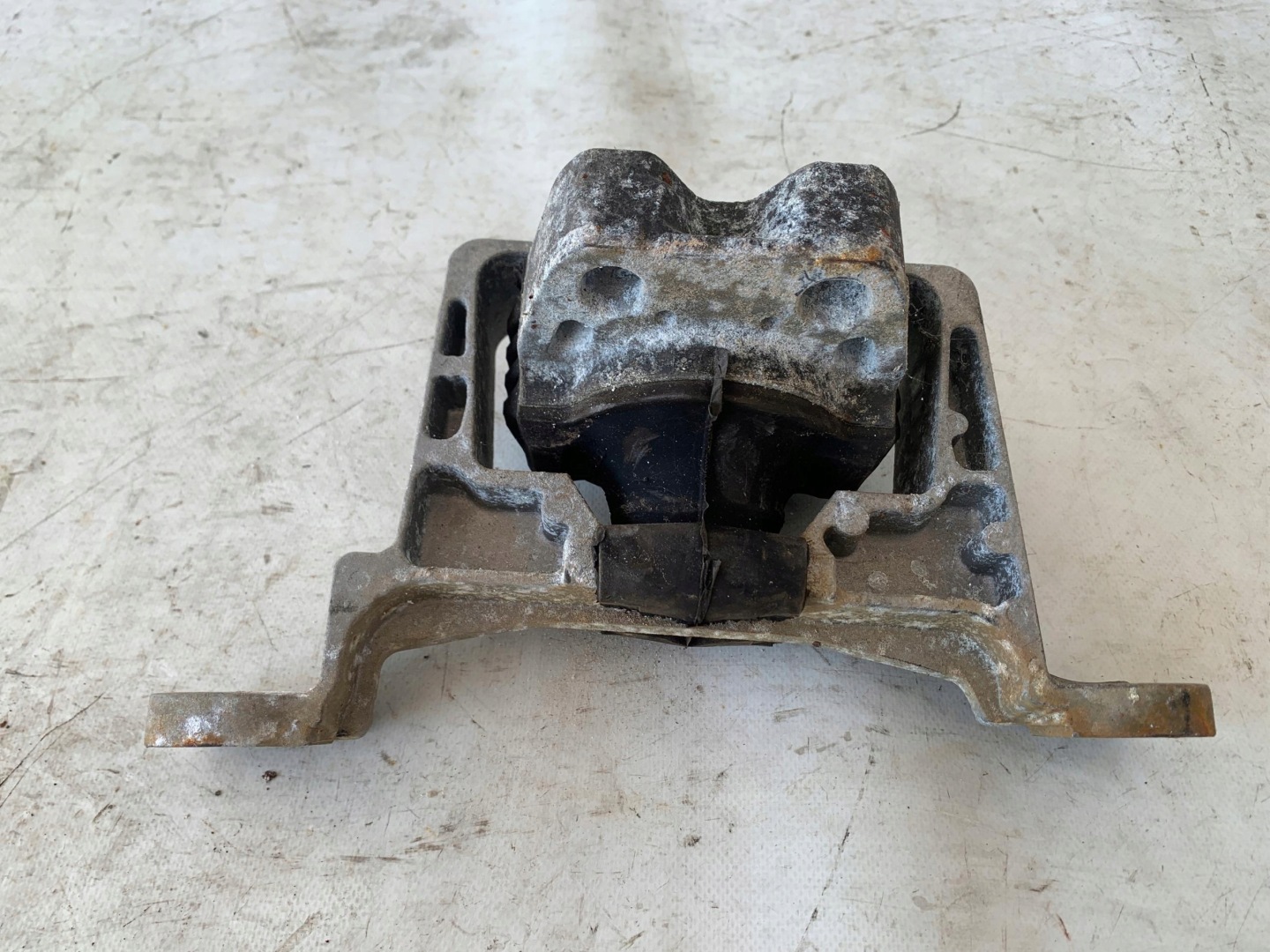 # airbag engine mount FOCUS MK3 BV61-6F012-CB