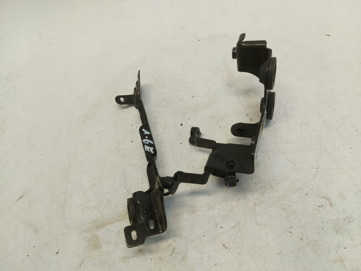Renault Arkana, RS-Line Console Support plaque 140490878R