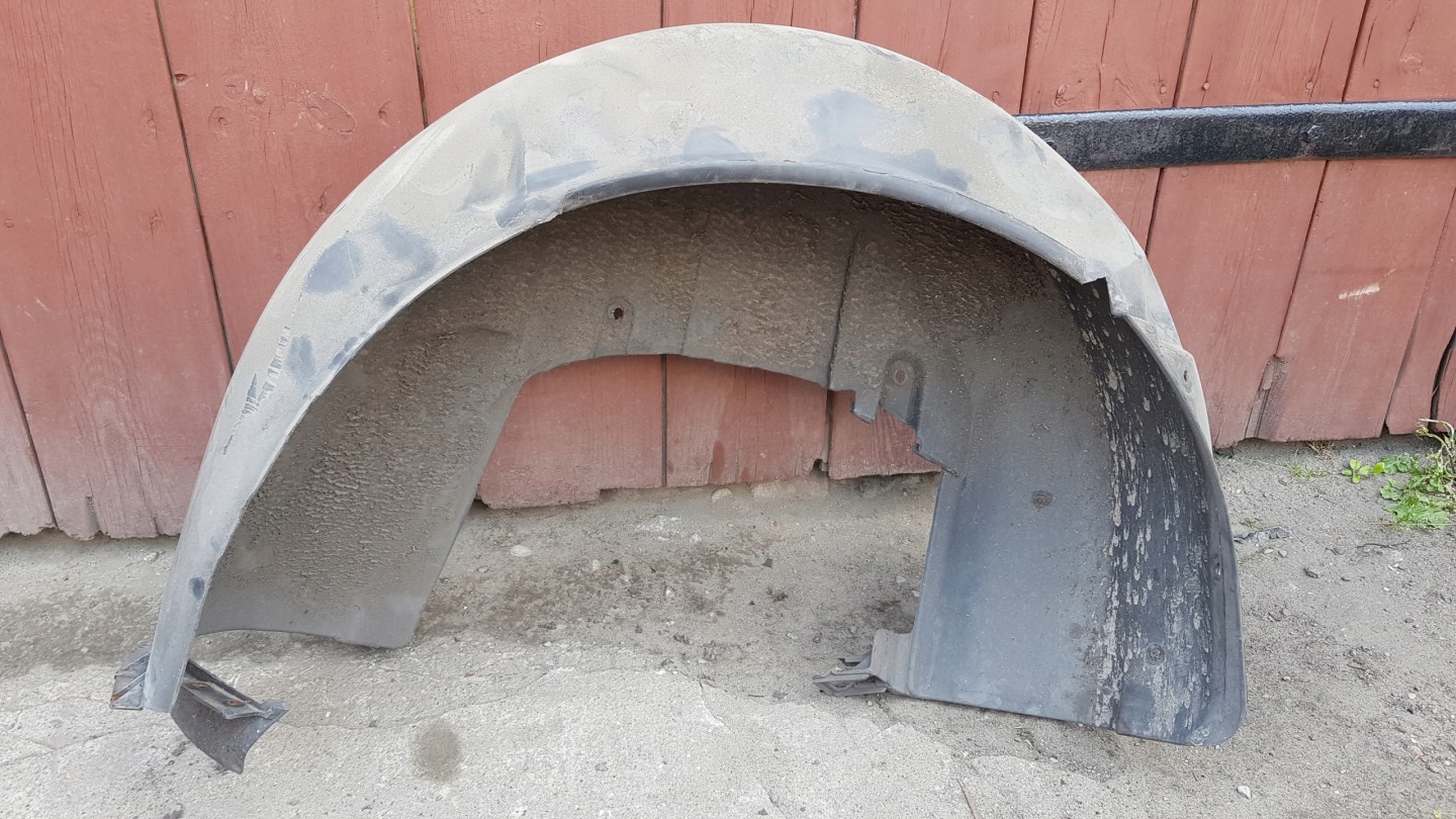 BMW E39 mudguard left rear part