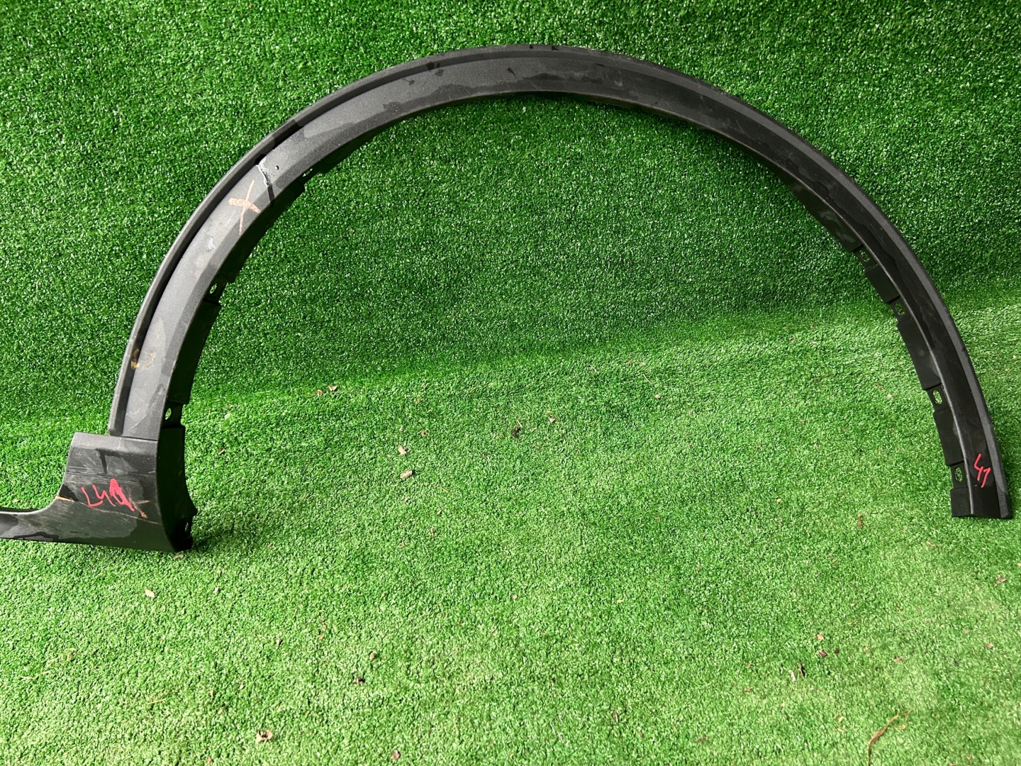 Ford Kuga MK3 moulding for fender right front LV4B-S16D238