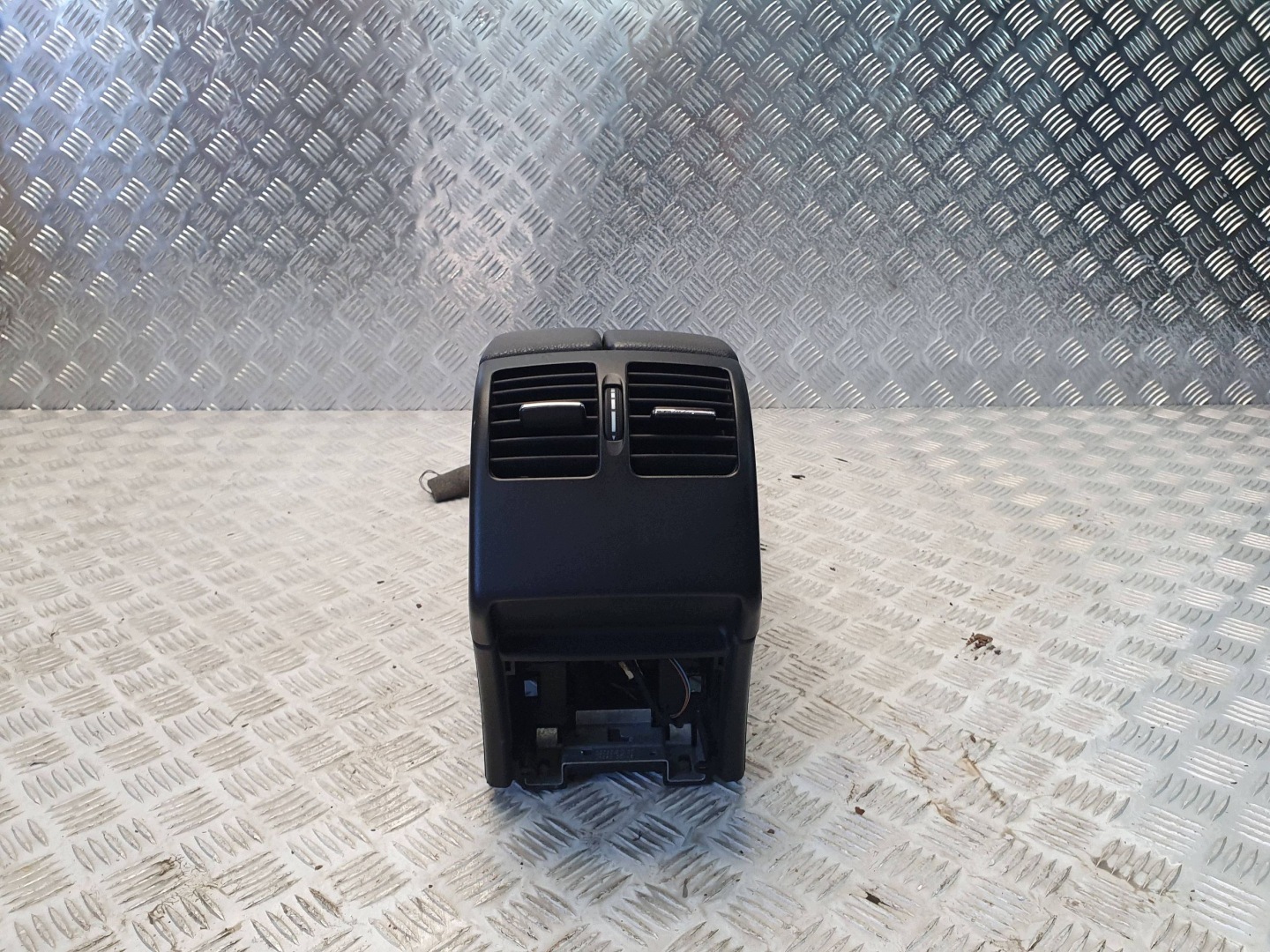 TUNEL armrest control panel EU A2046800150 MERCEDES GLK X204 W204