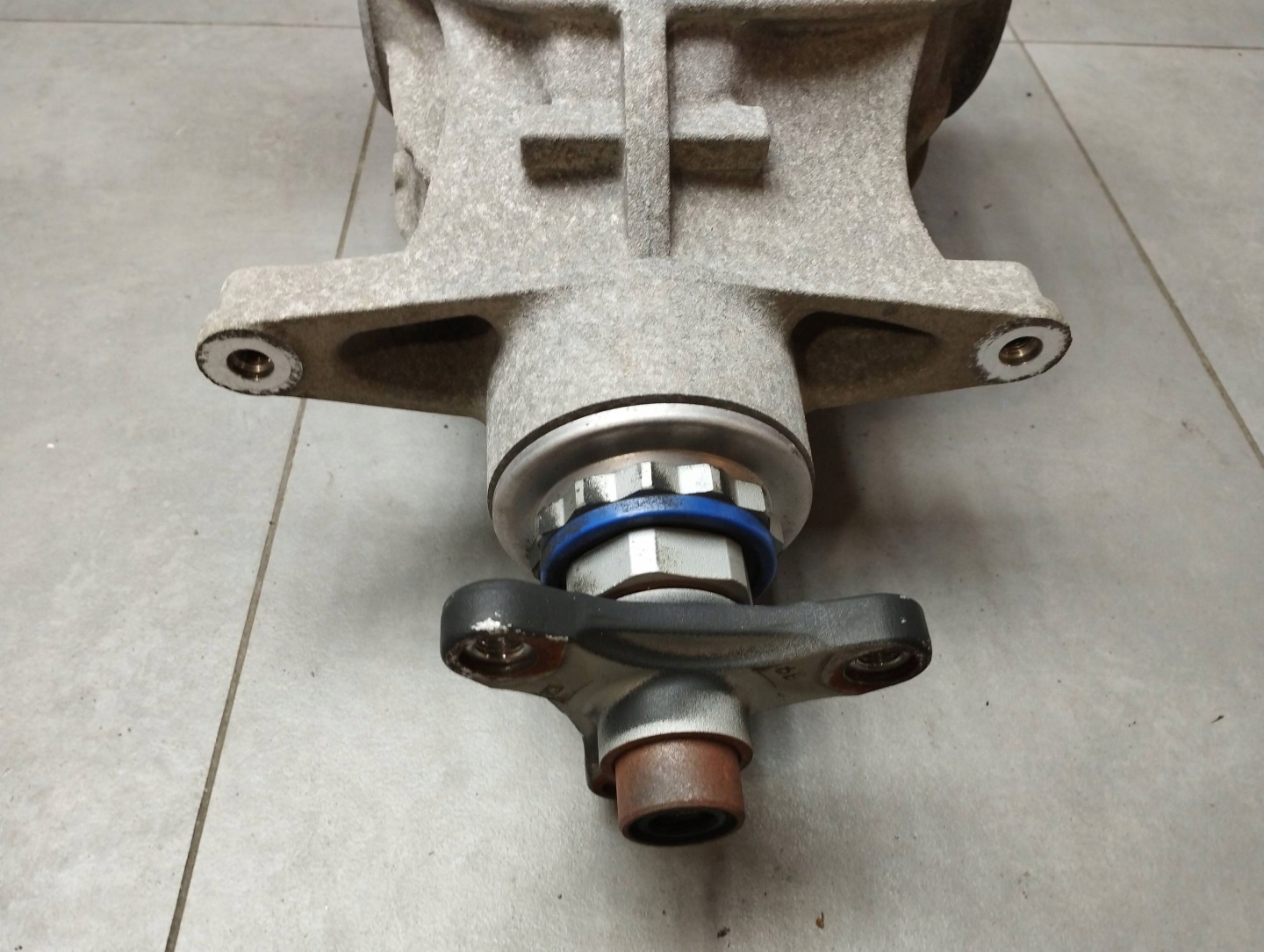 BMW 7 G11 750i diff differential rear part 8638075 2:81