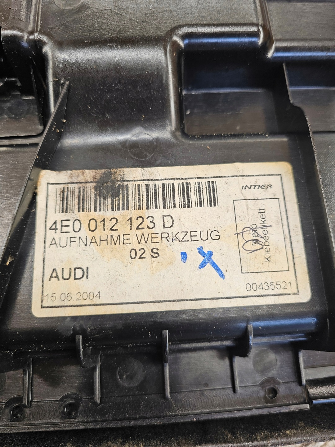 boîte a gant passager pour outils AUDI A8 D3 complet