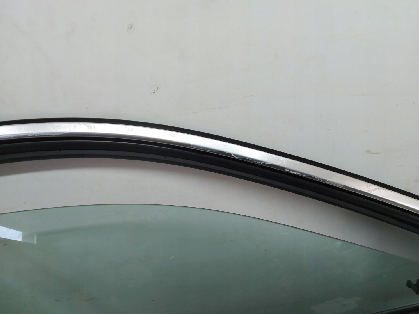 Audi Q8 E-TRON SUV 4KE door right front front lv5z damaged !