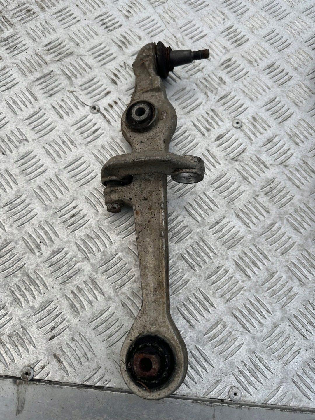 arm front lower AUDI A4 B5 PASSAT B5 4B3407155A