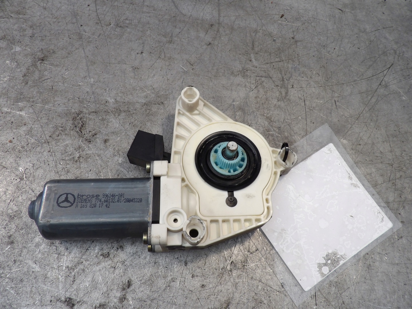 Mercedes A169 mini motor lifting windows left A1698281742