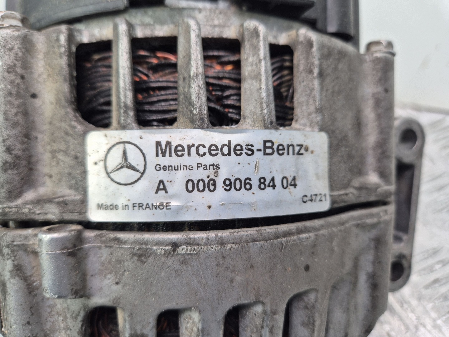 Mercedes Sprinter W907 2.2 CDI alternator A0009068404