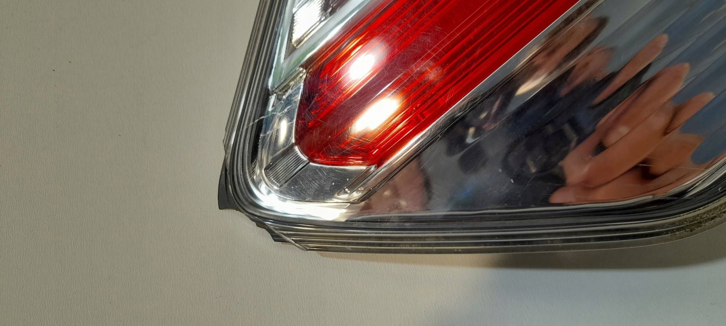 Nissan X-Trail T32 light rear left 22017939 (R9)