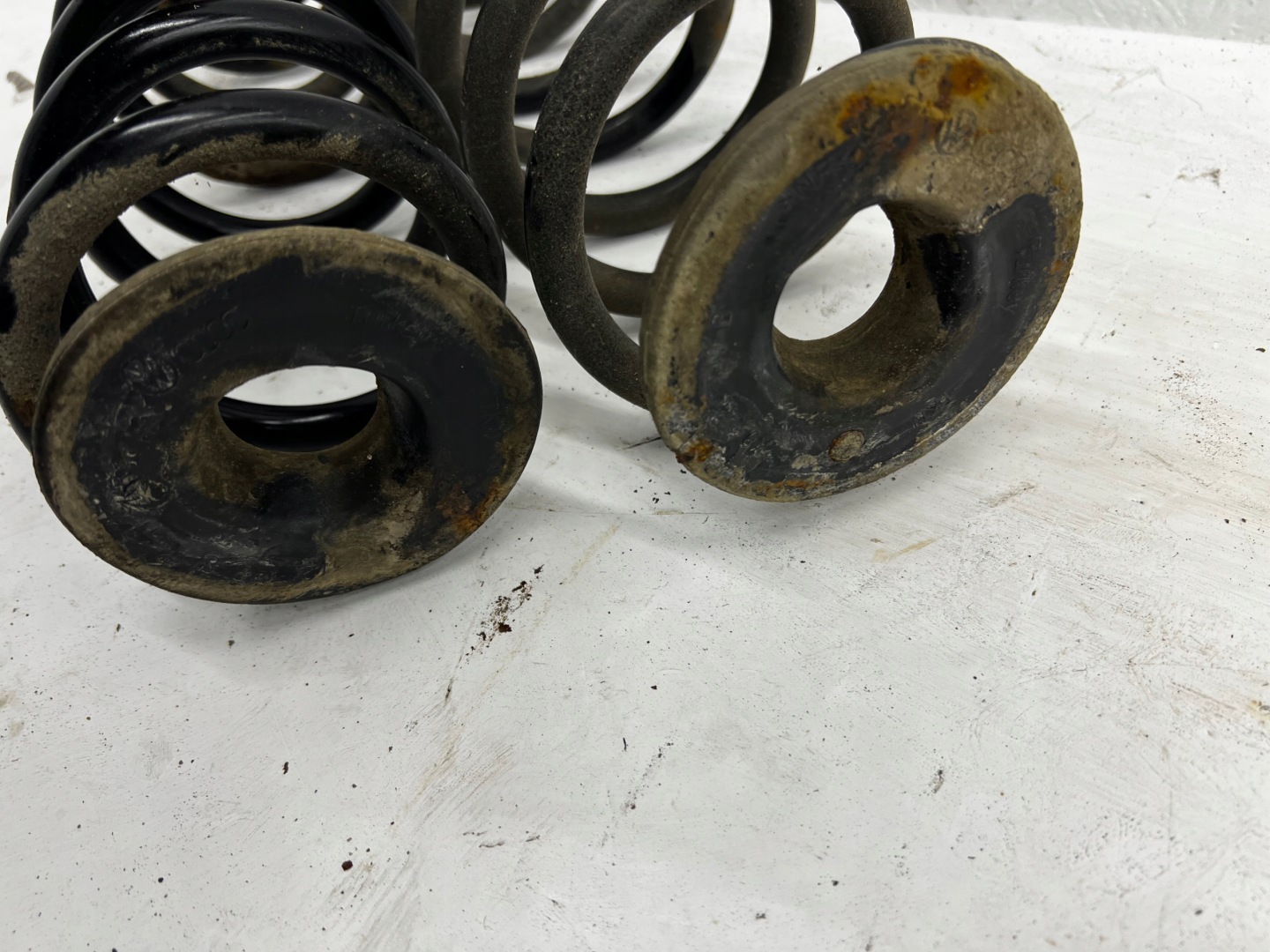 spring springs VW PASSAT B6 B7 KOMBI rear. KPL 2SZT