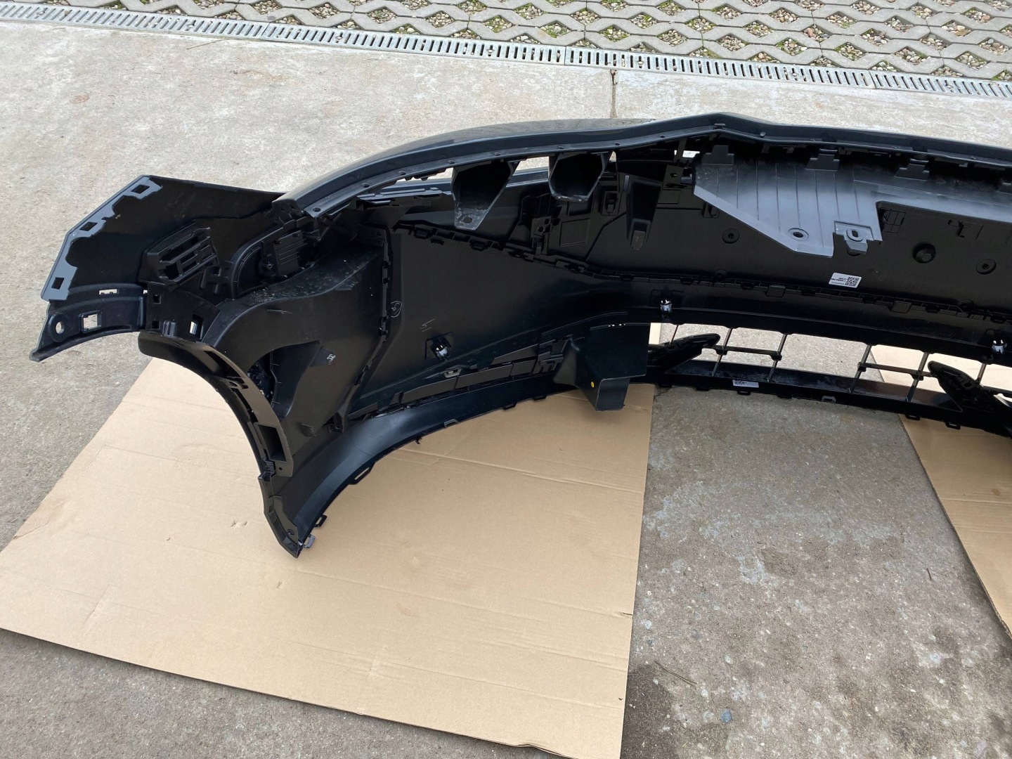 VW ID UNYX 07 complete bumper front front PDC KAMERA 11M807575